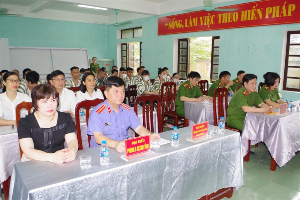 Các phạm nhân được tư vấn, định hướng việc làm.