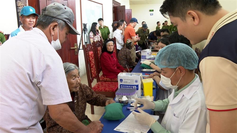 Công an Thái Bình triển khai thu nhận mẫu ADN cho thân nhân liệt sĩ chưa xác định danh tính.