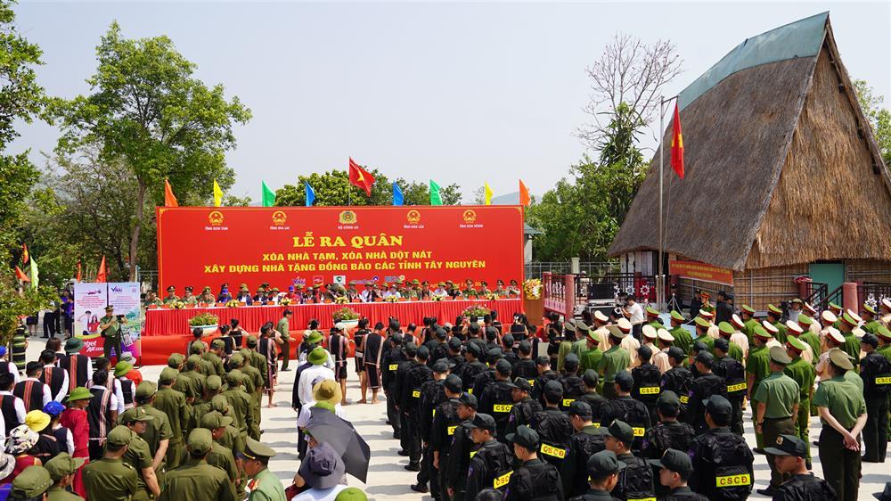 Quang cảnh Lễ ra quân.