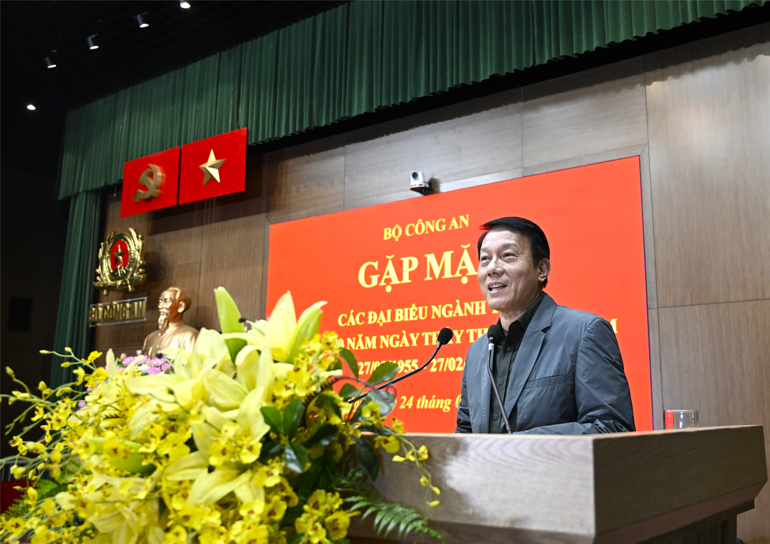 Bộ trưởng Lương Tam Quang phát biểu tại buổi gặp mặt.