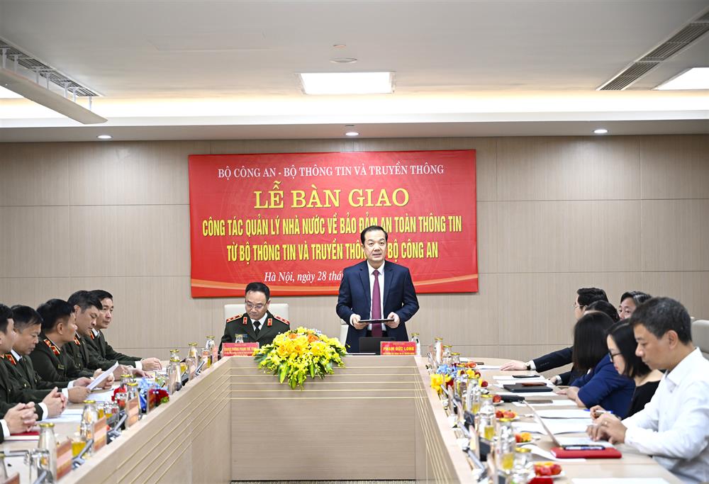 Thứ trưởng Phạm Đức Long phát biểu tại buổi lễ.