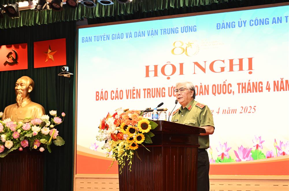 Thiếu tướng, PGS.TS Nguyễn Bình Ban, nguyên Viện trưởng Viện Lịch sử Công an đã thông tin tới Hội nghị chuyên đề: “80 năm xây dựng, chiến đấu, trưởng thành của lực lượng Công an nhân dân, 20 năm Ngày hội toàn dân bảo vệ an ninh Tổ quốc” và các hoạt động kỷ niệm.