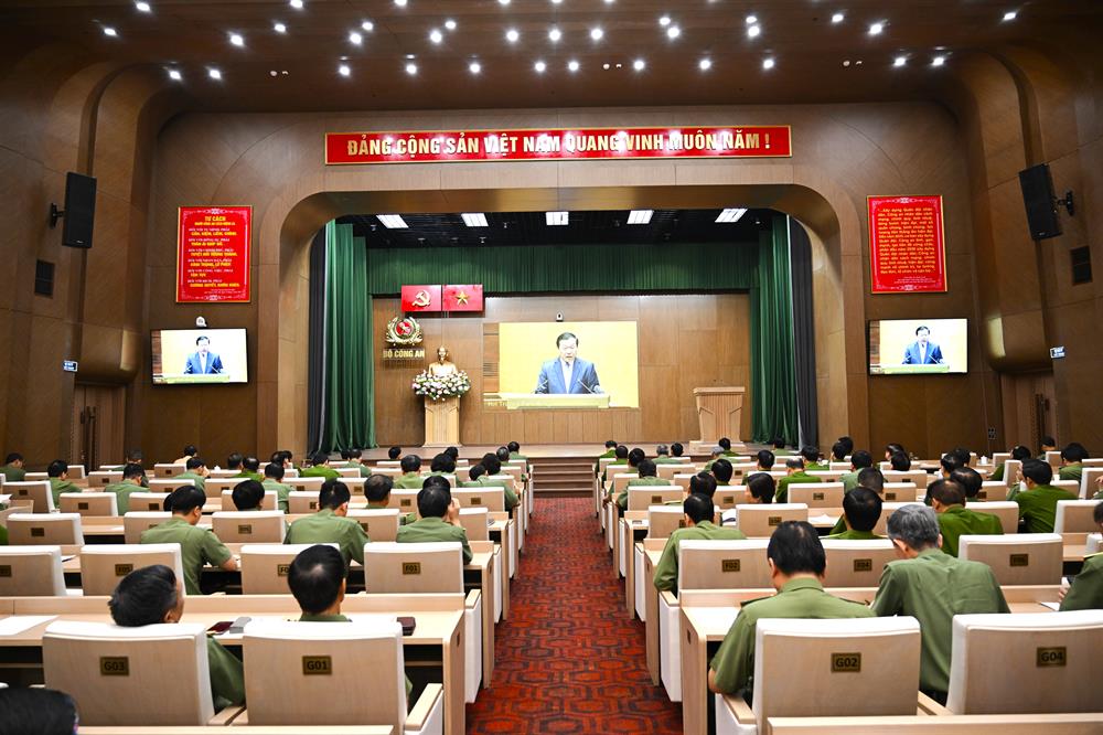 Các đại biểu dự tại điểm cầu Đảng ủy Công an Trung ương.