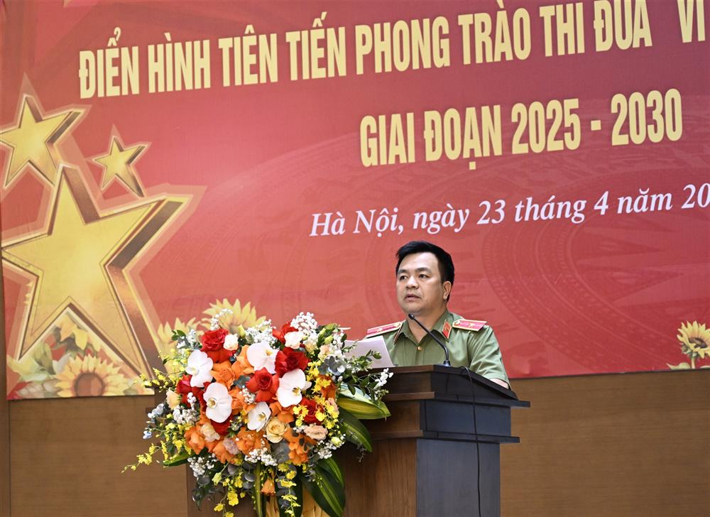 Thiếu tướng Hoàng Văn Hà, Cục trưởng Cục ANĐT chủ trì Hội nghị.