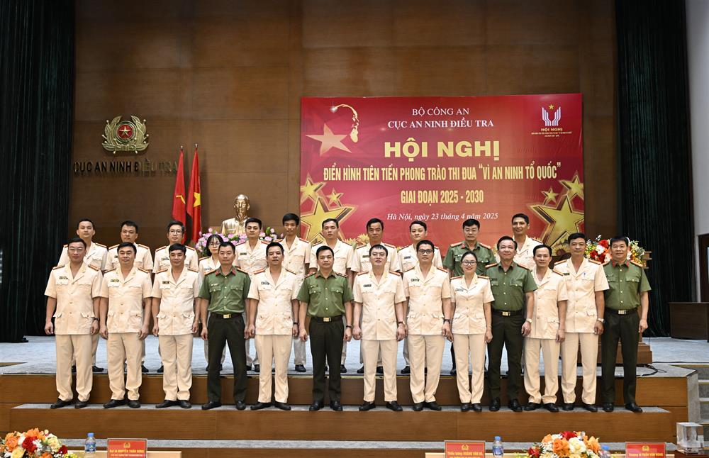 Các đại biểu dự Hội nghị.