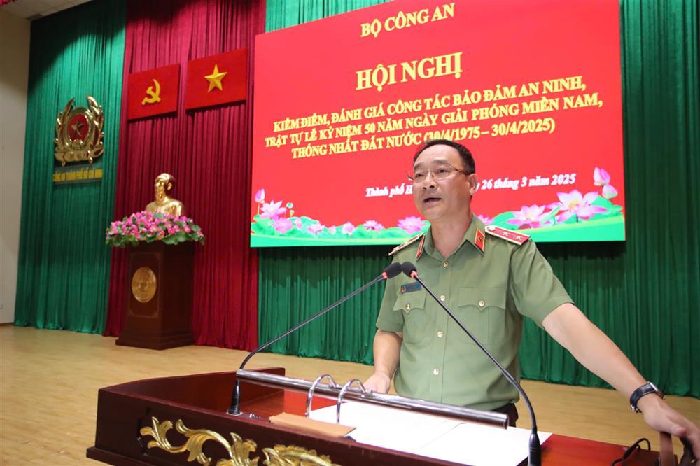 Trung tướng Phạm Thế Tùng, Thứ trưởng Bộ Công an phát biểu tại Hội nghị.
