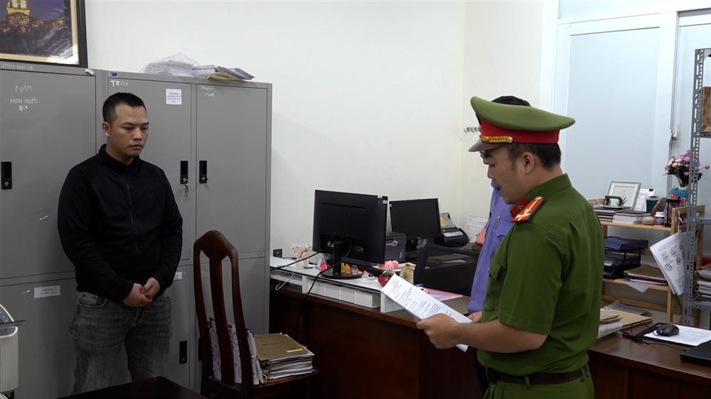 Đối tượng Lâm Đặng Thanh Quân tại cơ quan Công an