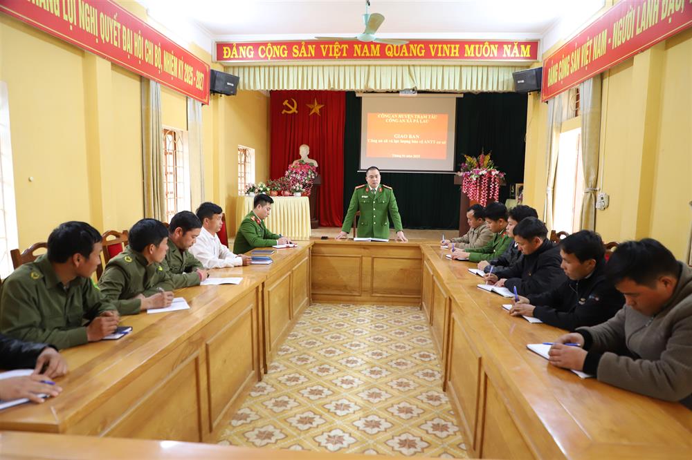 Công an xã Pá Lau chủ động tham mưu với chính quyền địa phương thực hiện có hiệu quả công tác bảo đảm ANTT ngay tại cơ sở.