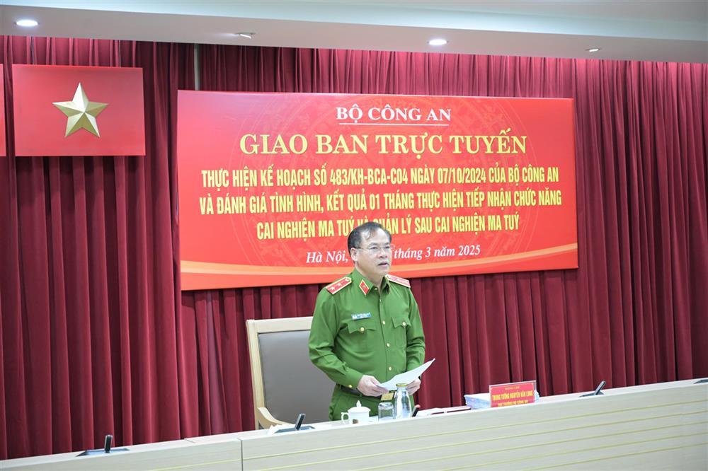 Thứ trưởng Nguyễn Văn Long chủ trì Hội nghị.