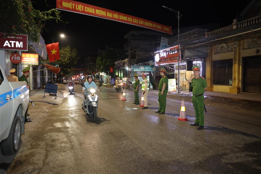 Công an Hưng Yên ra quân xử lý thanh thiếu niên gây rối trật tự công cộng.