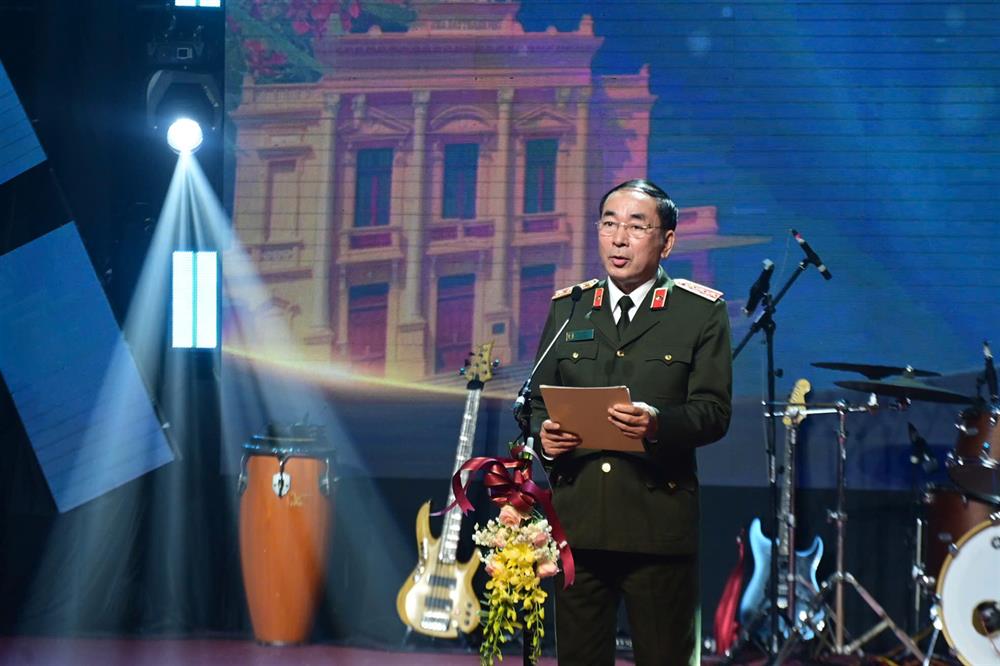 Thứ trưởng Trần Quốc Tỏ phát biểu khai mạc Hội diễn.
