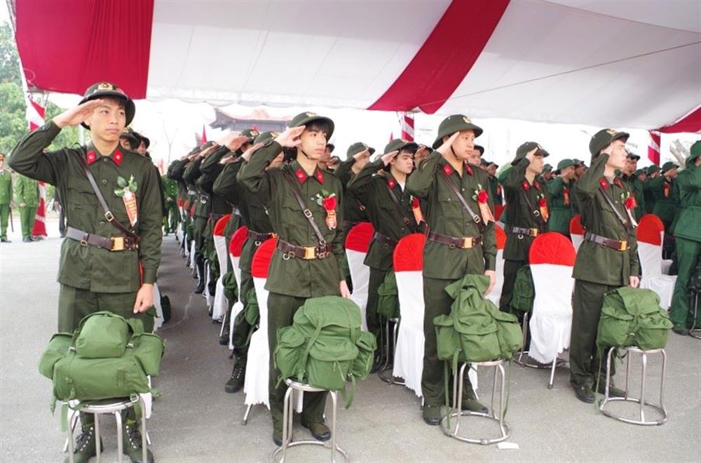Hà Nam: Hòa chung không khí của ngày hội tòng quân, 273 thanh niên trúng tuyển nghĩa vụ Công an nhân dân của Hà Nam phấn khởi, háo hức lên đường làm nhiệm vụ bảo vệ Tổ quốc.