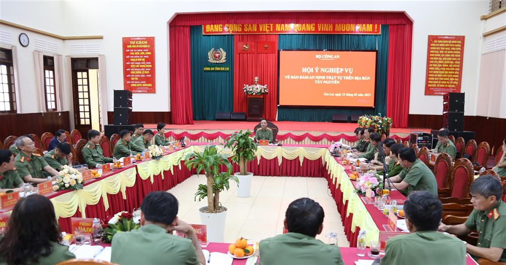Toàn cảnh Hội nghị.