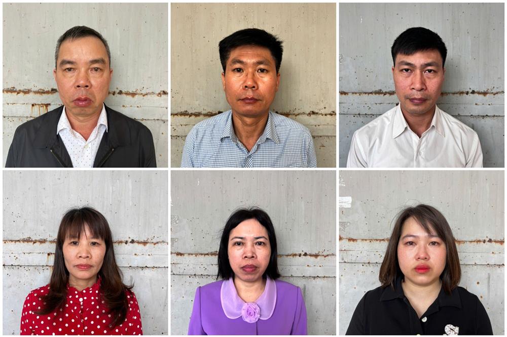 Các đối tượng (từ trái qua phải) Vũ Chí Toàn, Hoàng Văn Hưng, Nguyễn Văn Dũng, Nguyễn Thị Thu, Nguyễn Thị Thúy và Nguyễn Hải Hà tại Cơ quan Công an.