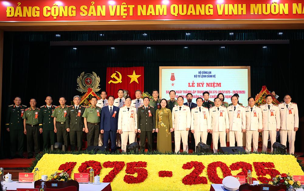 Các đại biểu dự Lễ kỷ niệm.