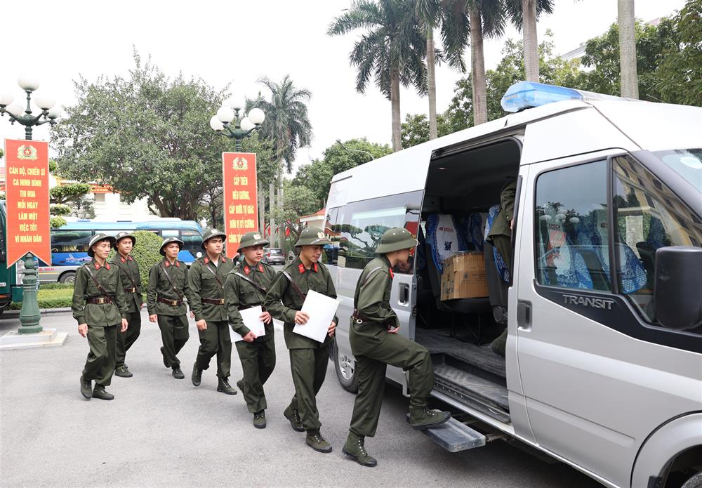 Năm 2025, Hội đồng tuyển chọn công dân thực hiện nghĩa vụ tham gia CAND của Công an tỉnh đã tuyển chọn được 269 công dân có đủ các tiêu chuẩn về chính trị, đạo đức, sức khỏe, trình độ học vấn và các quy định khác của lực lượng CAND, trong đó có 39 công dân có trình độ đại học, cao đẳng và 156 công dân là đảng viên Đảng Cộng sản Việt Nam. Trong số 269 tân binh nhập ngũ đợt này có 150 tân binh thực hiện nghĩa vụ tại Công an tỉnh Ninh Bình và 119 tân binh thực hiện nghĩa vụ tại các đơn vị của Bộ Công an.