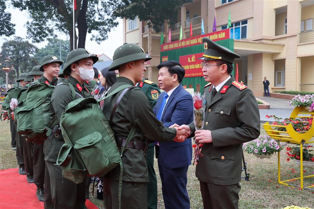 Năm 2025, thị xã Phú Thọ có 77 tân binh lên đường nhập ngũ, trong đó có 59 tân binh tham gia nghĩa vụ quân sự, 18 tân binh tham gia nghĩa vụ CAND.