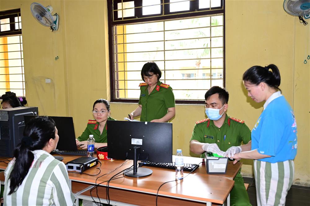 Việc cấp Căn cước cho phạm nhân đúng dịp kỷ niệm 50 năm Ngày giải phóng miền Nam, thống nhất đất nước (30/4/1975 – 30/4/2025) là chủ trương lớn, thể hiện chính sách nhân đạo, khoan hồng của Đảng, Nhà nước. 