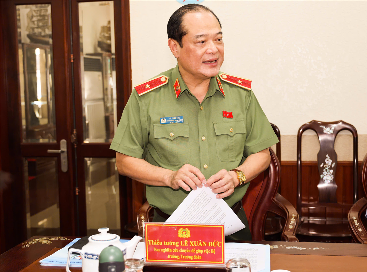 Thiếu tướng Lê Xuân Đức đánh giá cao những nỗ lực trong việc triển khai phong trào thể dục, thể thao của Công an các tỉnh.