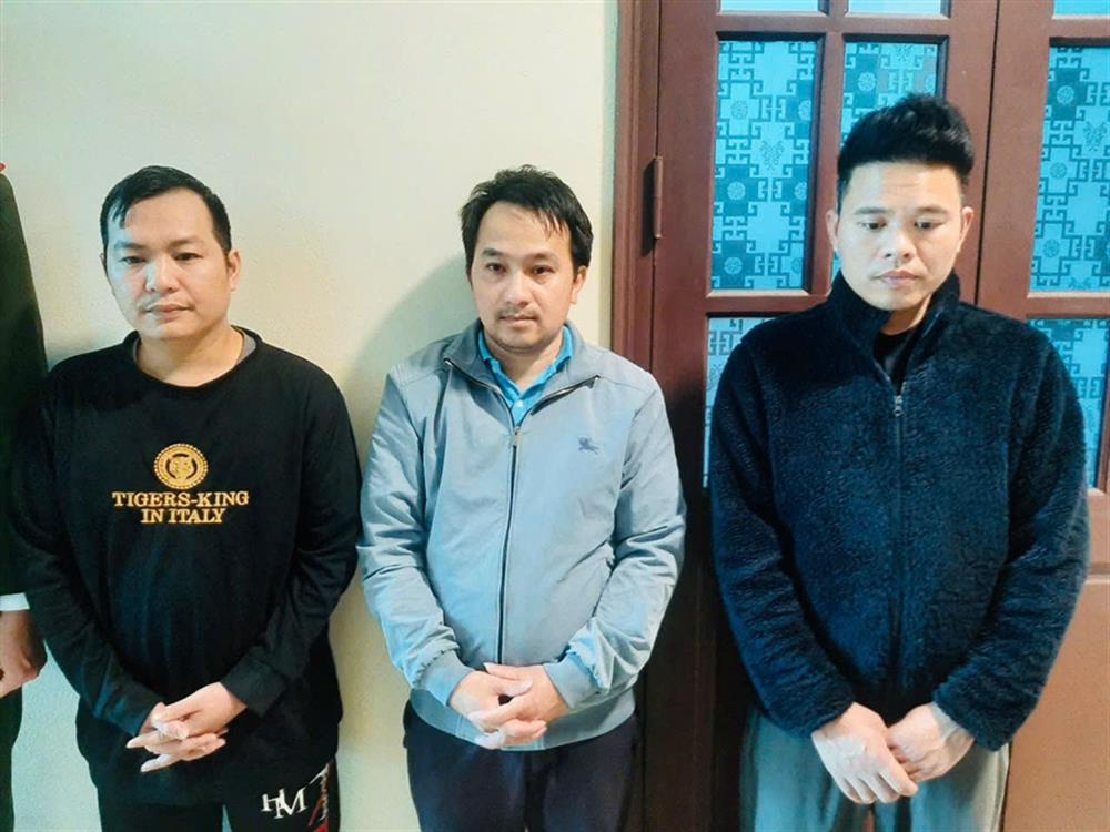 Từ trái qua phải các đối tượng Chu Anh Quân, Lê Minh Thành, Tạ Nguyên Ngọc.