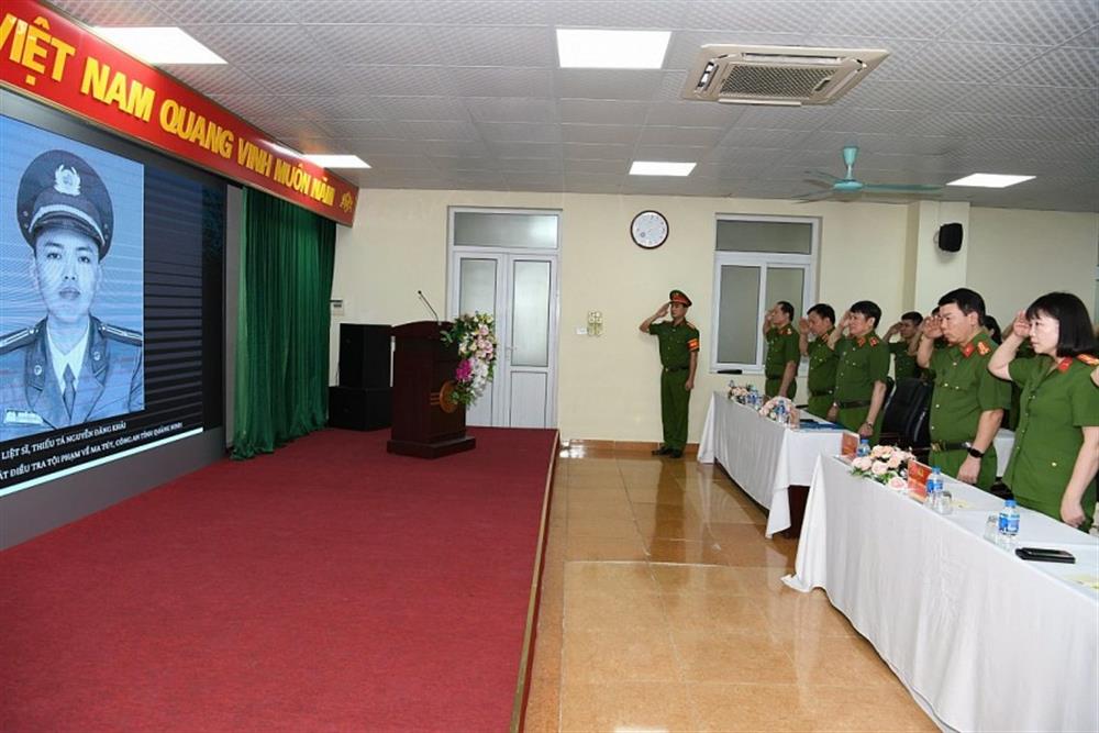 Cục Cảnh sát điều tra tội phạm về ma tuý phát động thi đua học tập tấm gương dũng cảm của Liệt sỹ Nguyễn Đăng Khải.