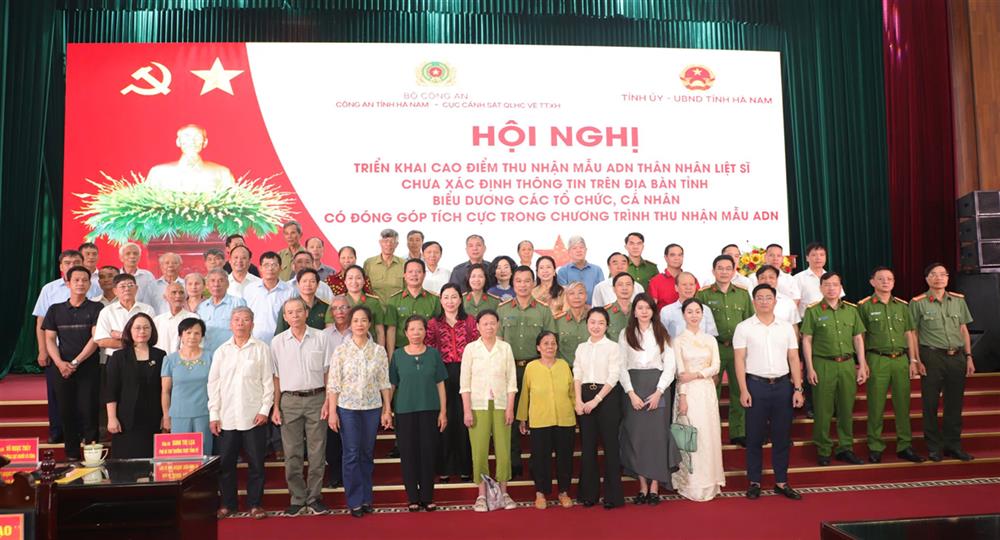 Các đại biểu dự Hội nghị.