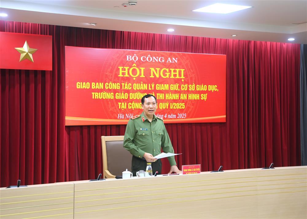 Thứ trưởng Lê Văn Tuyến chủ trì Hội nghị.