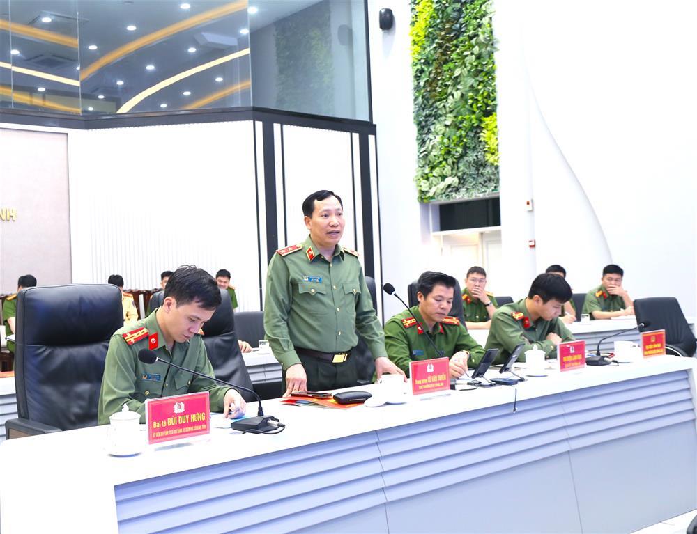 Thứ trưởng Lê Văn Tuyến phát biểu tại buổi làm việc.