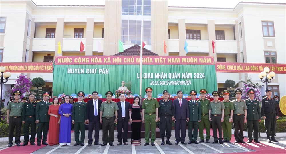 Đại biểu dự Lễ giao, nhận quân năm 2024.