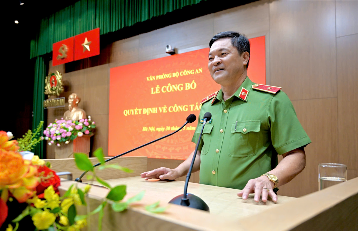 Thiếu tướng Vũ Hữu Tài phát biểu tại buổi Lễ.