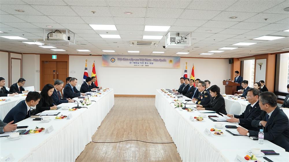 Quang cảnh hội đàm.