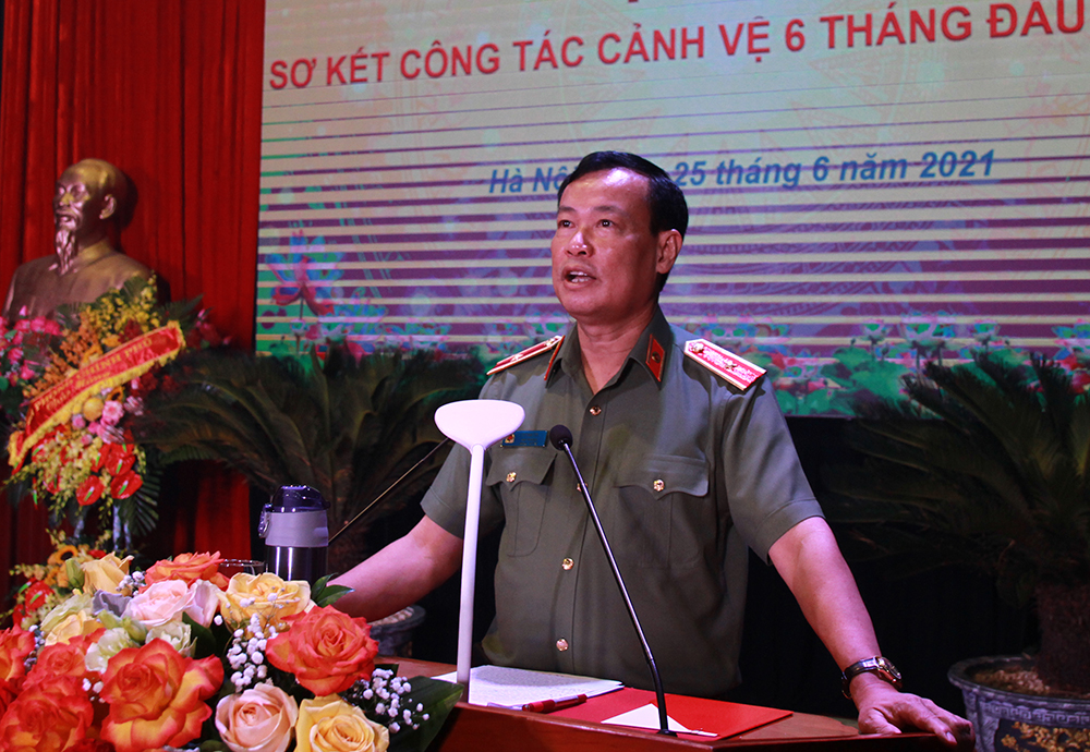 Thứ trưởng Lê Tấn Tới phát biểu tại Hội nghị.