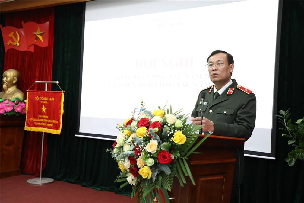 Thứ trưởng Lê Tấn Tới phát biểu tại Hội nghị.