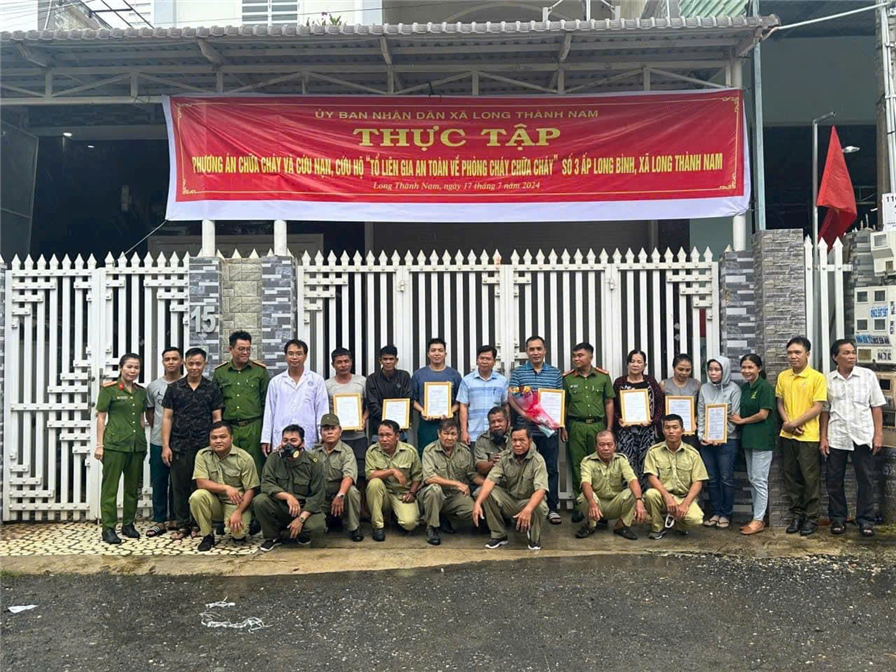 Lực lượng tham gia bảo vệ ANTT tại cơ sở tuyên truyền, tham gia các Tổ liên gia an toàn phòng cháy chữa cháy.