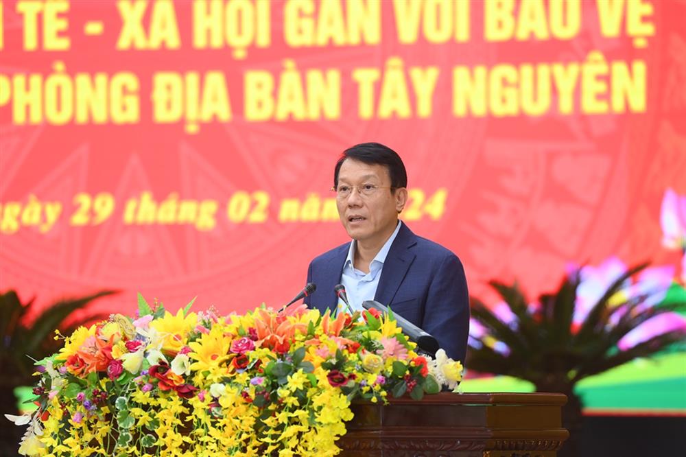 Thượng tướng Lương Tam Quang, Uỷ viên Trung ương Đảng, Thứ trưởng Bộ Công an quán triệt nội dung trọng tâm Đề án của Chính phủ về phát triển kinh tế - xã hội gắn với bảo vệ an ninh, quốc phòng địa bàn Tây Nguyên.