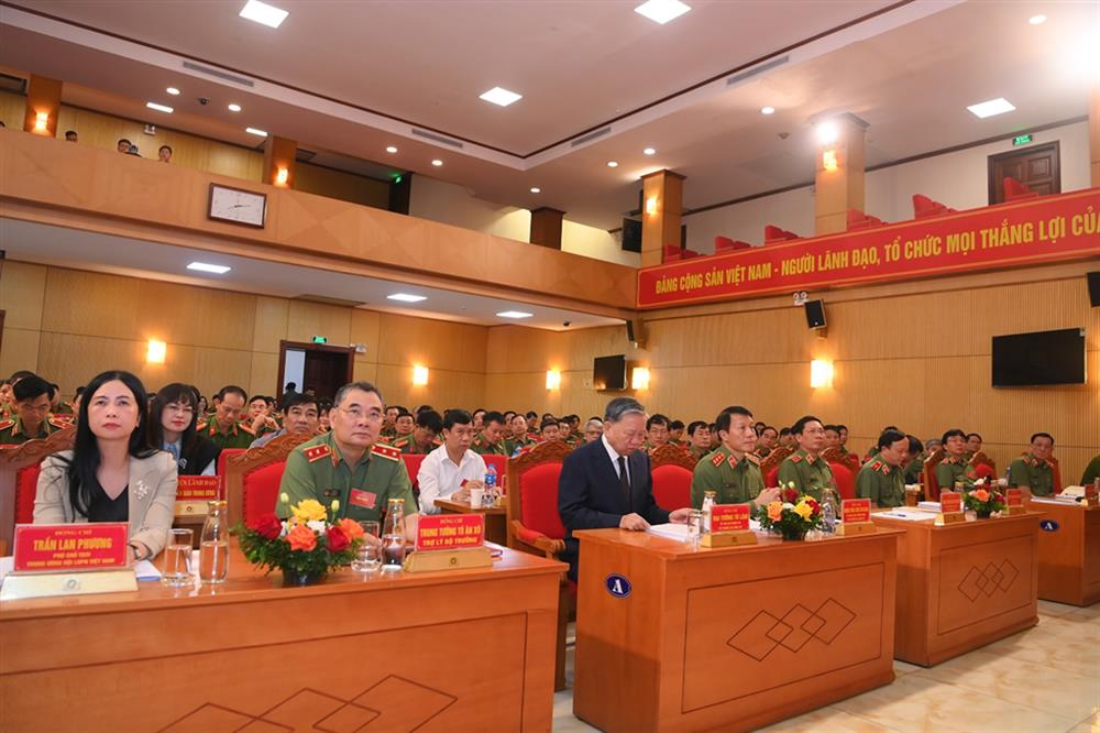 Bộ trưởng Tô Lâm với các đại biểu dự Hội nghị.