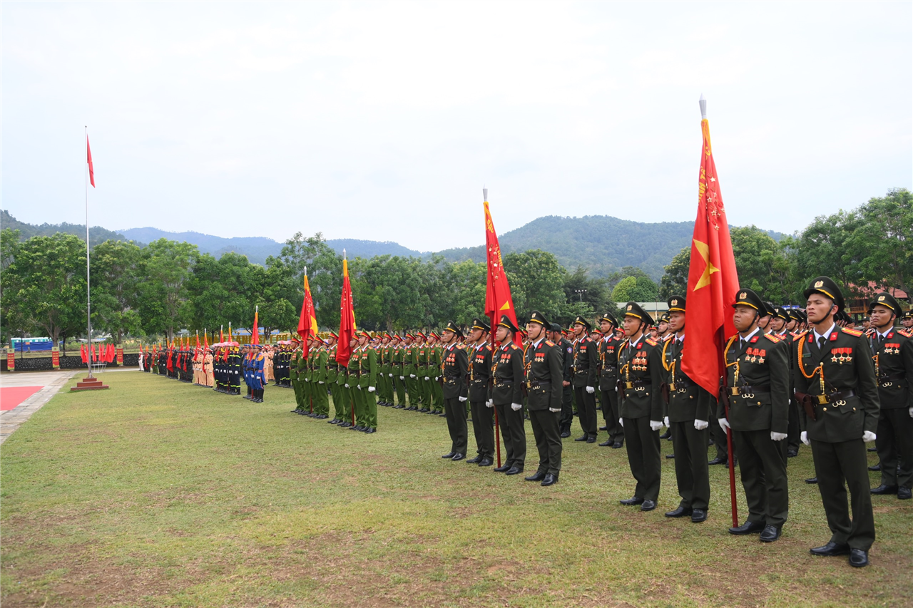 Các khối diễu binh, diễu hành của lực lượng Công an nhân dân tại Lễ tổng kết.