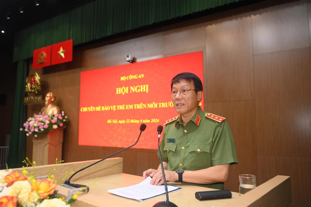 Thứ trưởng Lương Tam Quang phát biểu chỉ đạo tại Hội nghị chuyên đề Bảo vệ trẻ em trên môi trường mạng.