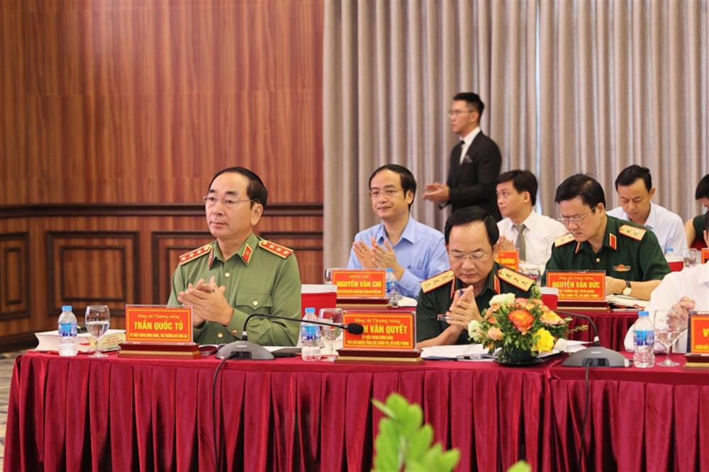 Thượng tướng, PGS.TS Trần Quốc Tỏ, Ủy viên Trung ương Đảng, Thứ trưởng Bộ Công an và các đại biểu tham dự hội thảo.