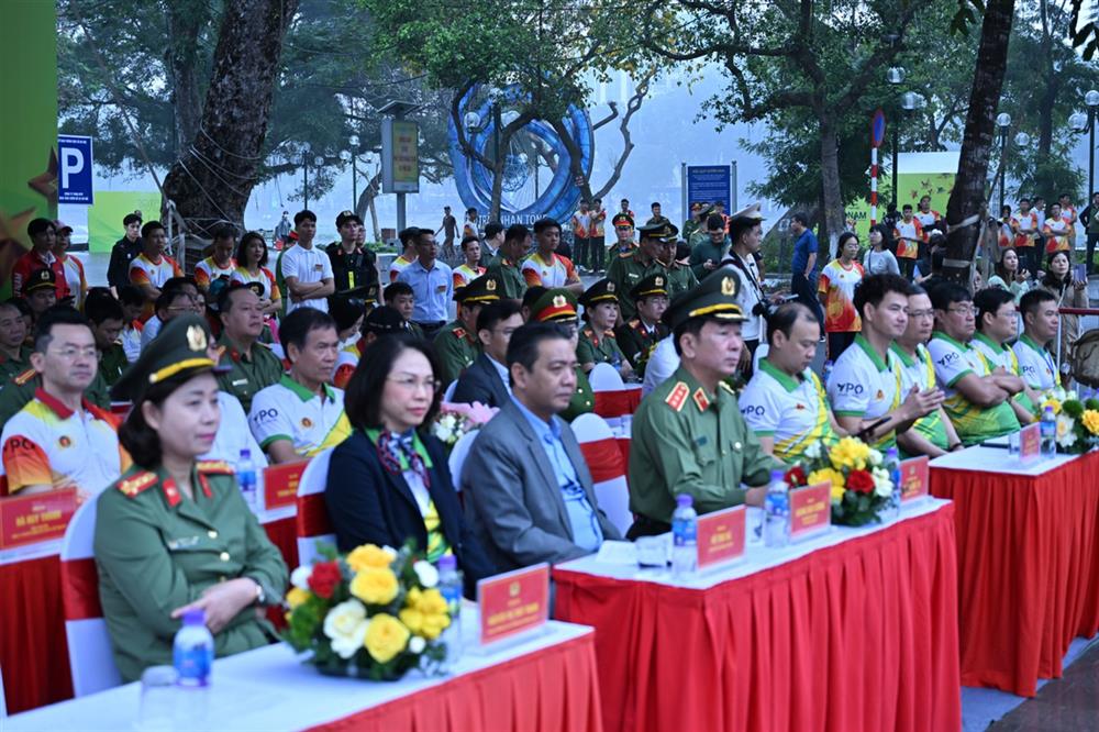 Các đại biểu dự buổi Lễ.