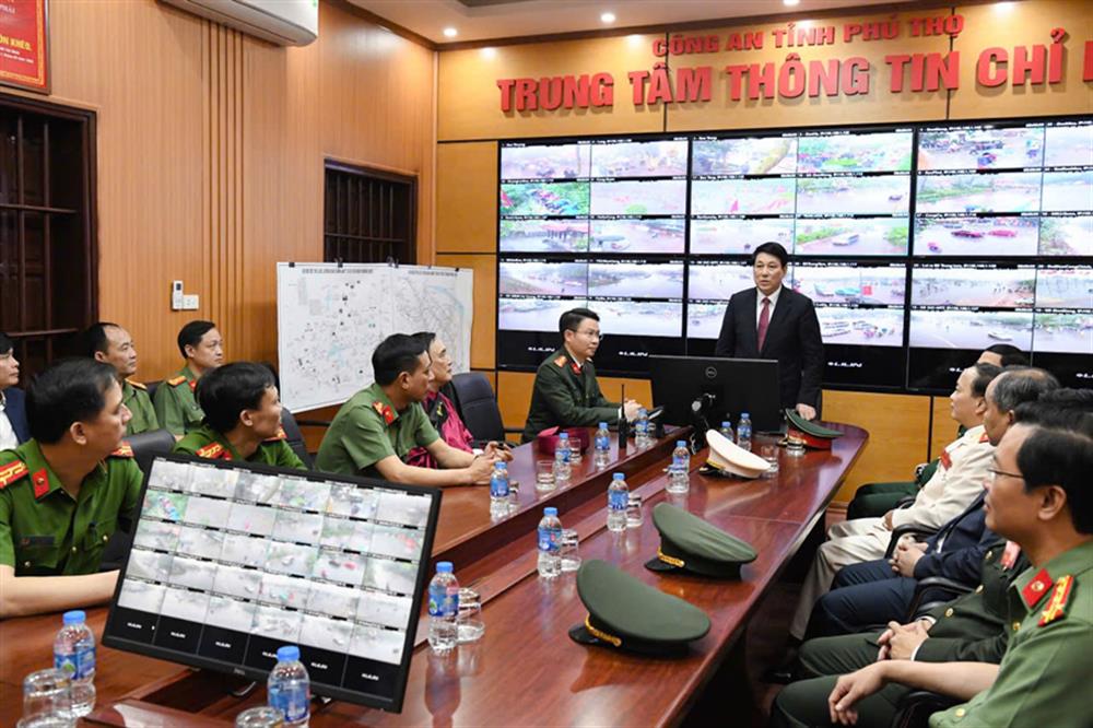 Chủ tịch nước Lương Cường phát biểu chỉ đạo tại buổi thăm, động viên CBCS lực lượng Công an tỉnh Phú Thọ. 