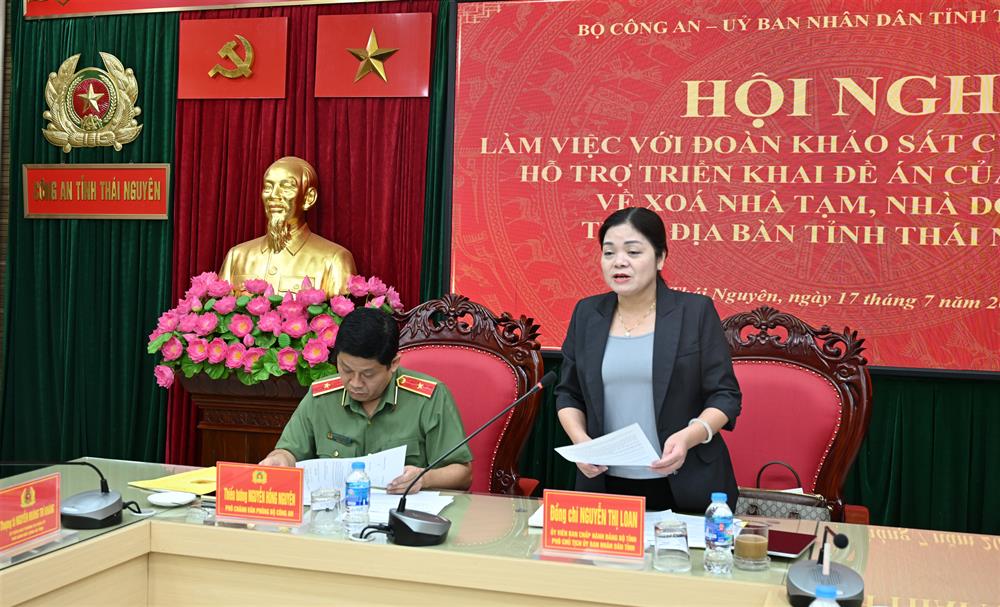 Thiếu tướng Nguyễn Hồng Nguyên, Phó Chánh Văn phòng Bộ phát biểu tại Hội nghị.