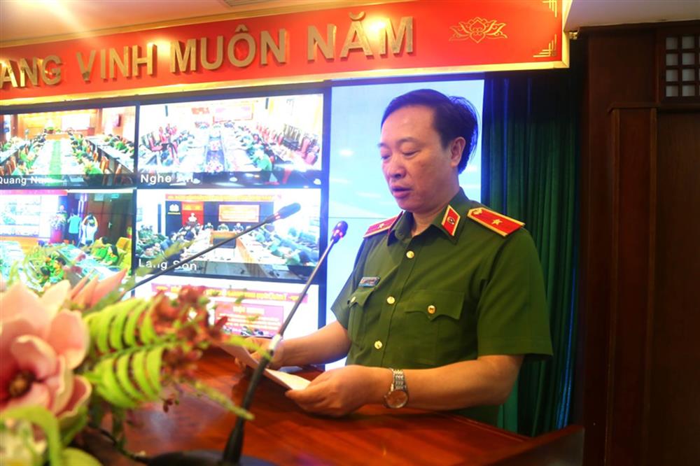 Thiếu tướng Nguyễn Ngọc Cương, Cục trưởng Cục Cảnh sát Quản lý hành chính về trật tự xã hội phát biểu tại Hội nghị.