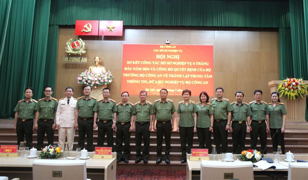 Các đại biểu dự Hội nghị.