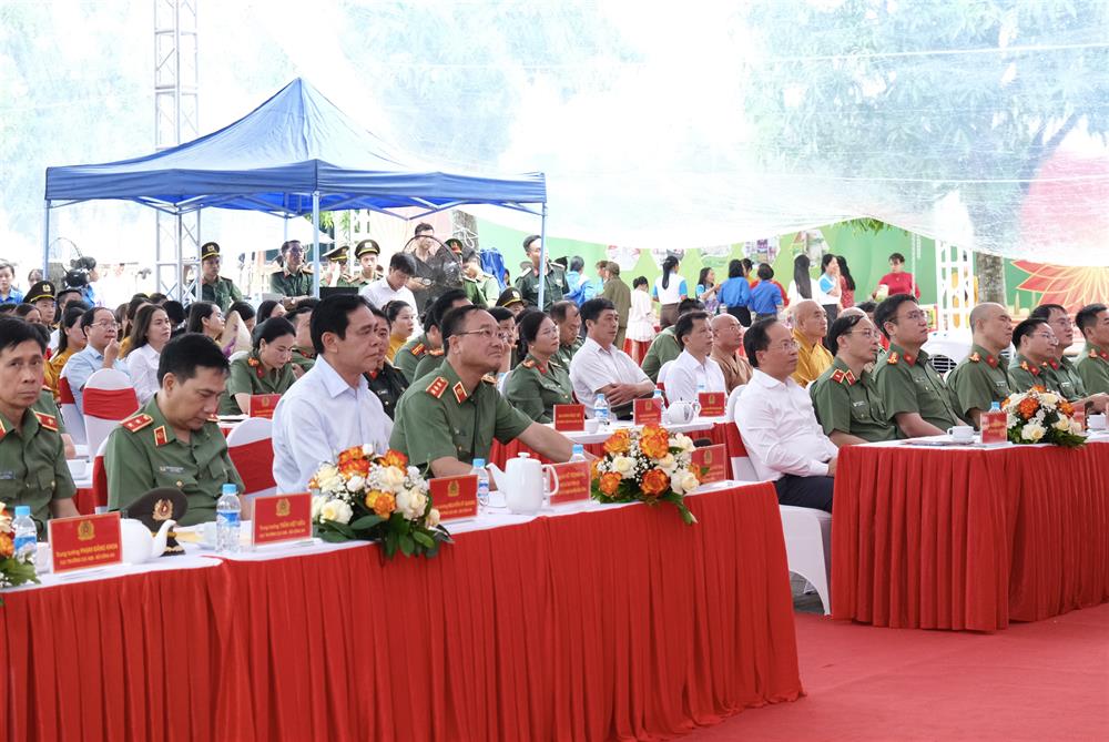 Các đại biểu tham dự Ngày hội.