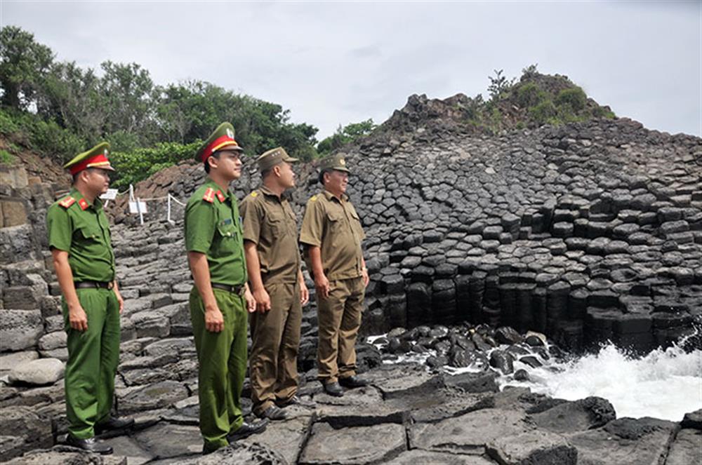 Lực lượng tham gia bảo vệ an ninh, trật tự ở cơ sở không chấp hành nhiệm vụ được giao theo sự phân công, huy động của Công an cấp xã từ 02 lần trở lên mà không có lý do chính đáng sẽ cho thôi tham gia.