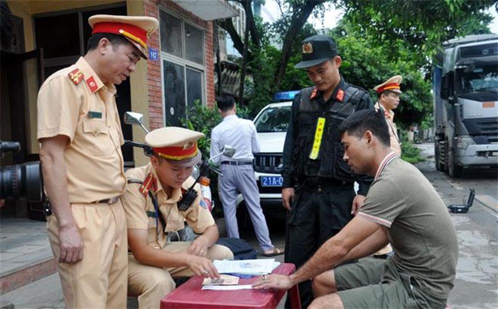  Sửa đổi, bổ sung một số điều quy định về thực hiện dân chủ trong công tác bảo đảm trật tự, an toàn giao thông.