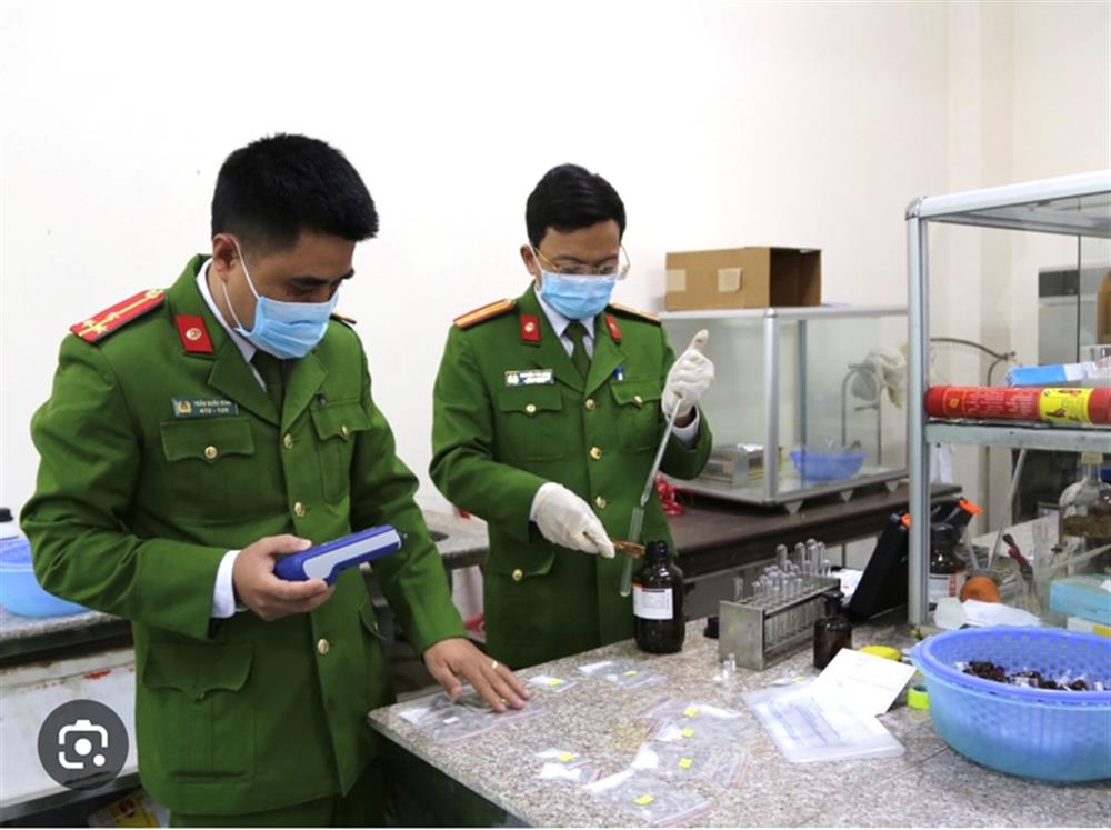 Phối hợp trong trưng cầu giám định, đánh giá, sử dụng kết luận giám định phải bảo đảm khách quan, khoa học, chính xác, đúng quy định pháp luật.